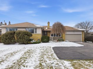 3292 Cawthra Rd, Mississauga, ON L5A 2X7