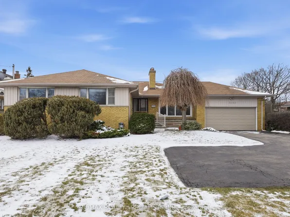 3292 Cawthra Rd, Mississauga, ON L5A 2X7