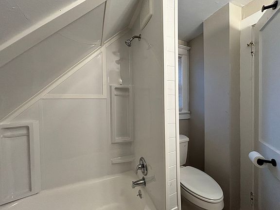 5th image of 109 Stenson St