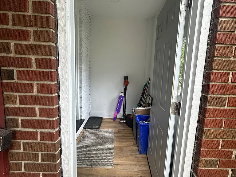 101 Oxford St W #MAIN — Photo 4