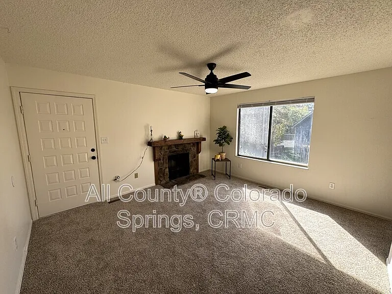 2713 Hearthwood Ln — Photo 4
