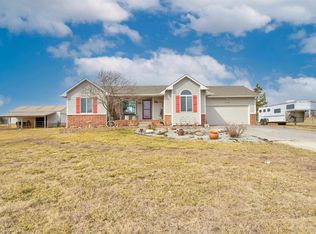 21901 SW Roberta Ln, Douglass, KS 67039