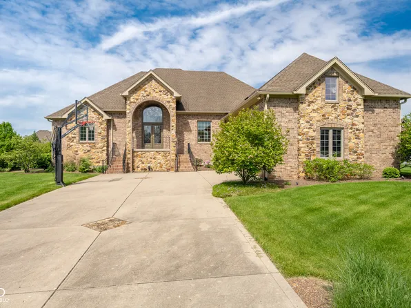 4890 Benthaven Dr E, Bargersville, IN 46106