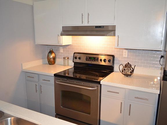 5th image of 1730 W Emelita Ave APT 1022