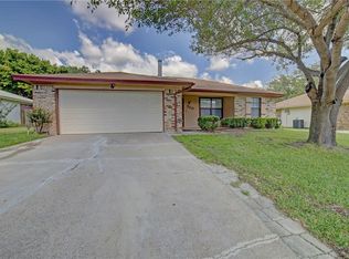 720 Vaughn Dr, Burleson, TX 76028