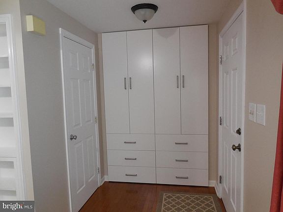 4th image of 12881 Effingham Ct