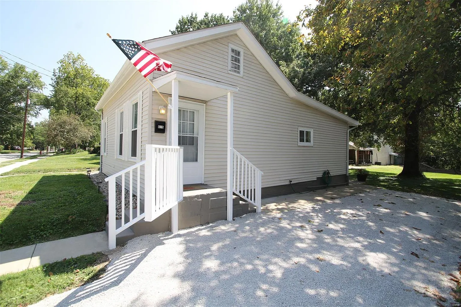 615 N Kansas St photo 1