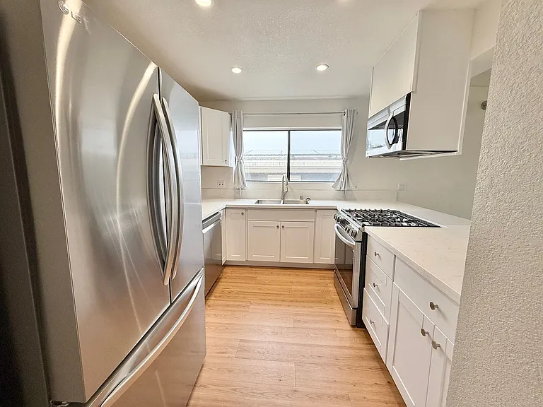 851 Acapulco St — Photo 17