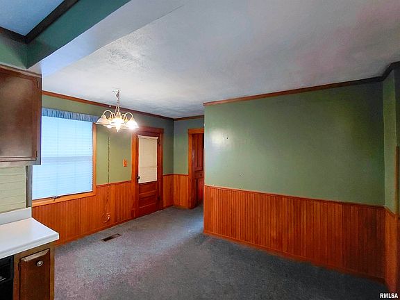 8th image of 102 E High St