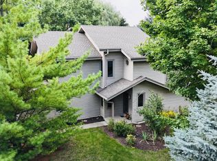 2555 W Wending Dr, Glendale, WI 53209
