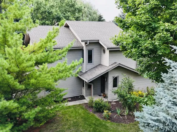 2555 West Wending DRIVE, Glendale, WI 53209