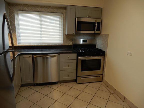 5th image of 1522 N Harlem Ave APT 2S