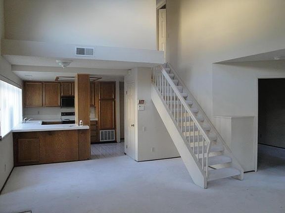 4th image of 2833 Buena Knoll Ct