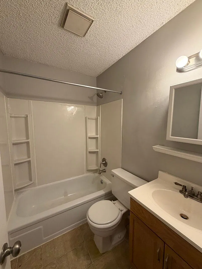 212 Jay Dr — Photo 3