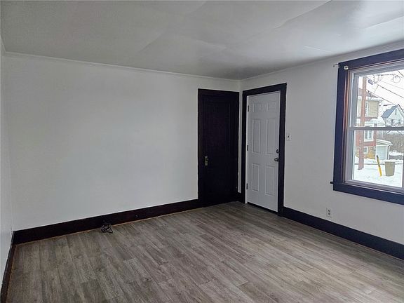 3rd image of 306 Spruce St