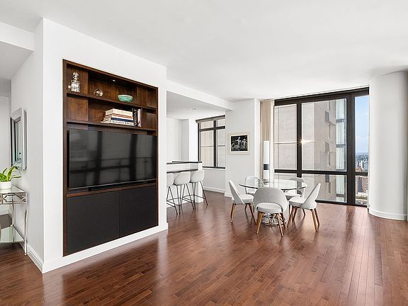4th image of 101 W 24th St APT 36A