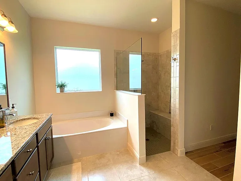 1719 SW Bradway Ln — Photo 17