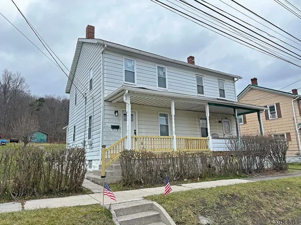 625 Railroad St, Windber, PA 15963