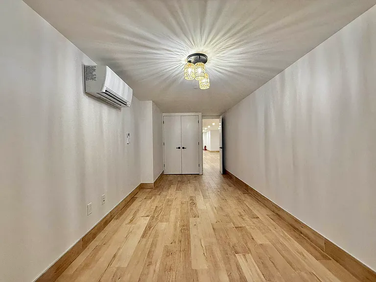 376 Montgomery St #1A — Photo 15