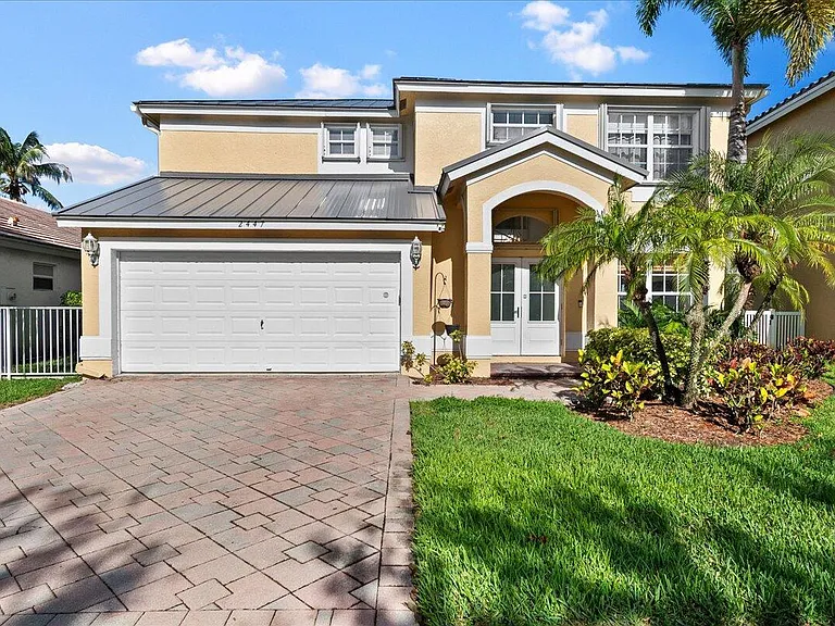 2447 Country Golf Dr — Photo 1
