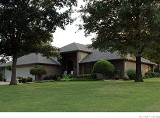 1802 Sleepy Hollow Rd, Okmulgee, OK 74447