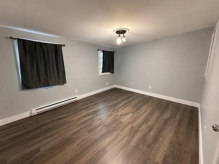253 Kensington Rd S — Photo 10