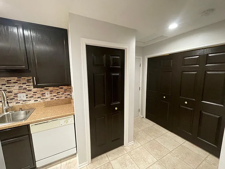 1364 Conservatory Ct — Photo 14