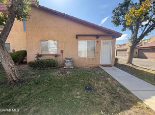 1750 E Avenue Q14 APT 20, Palmdale, CA 93550