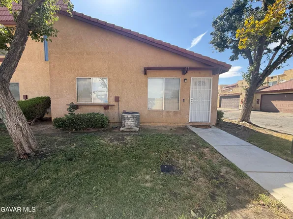 1750 E Avenue Q14 APT 20, Palmdale, CA 93550
