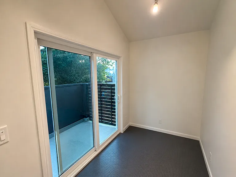 1901 N Edison Blvd — Photo 17