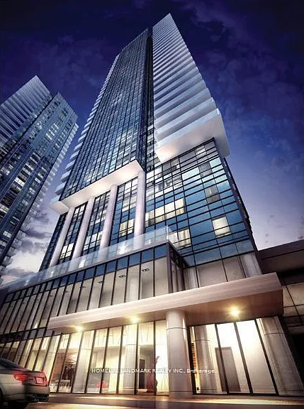 255 Village Green Sq #Penthouse 05 — Photo 1