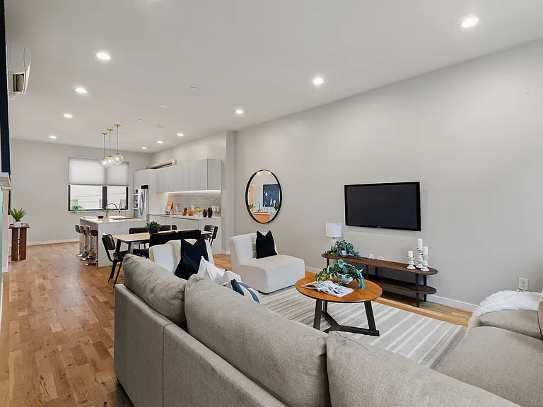 1720 Folsom St #B — Photo 15