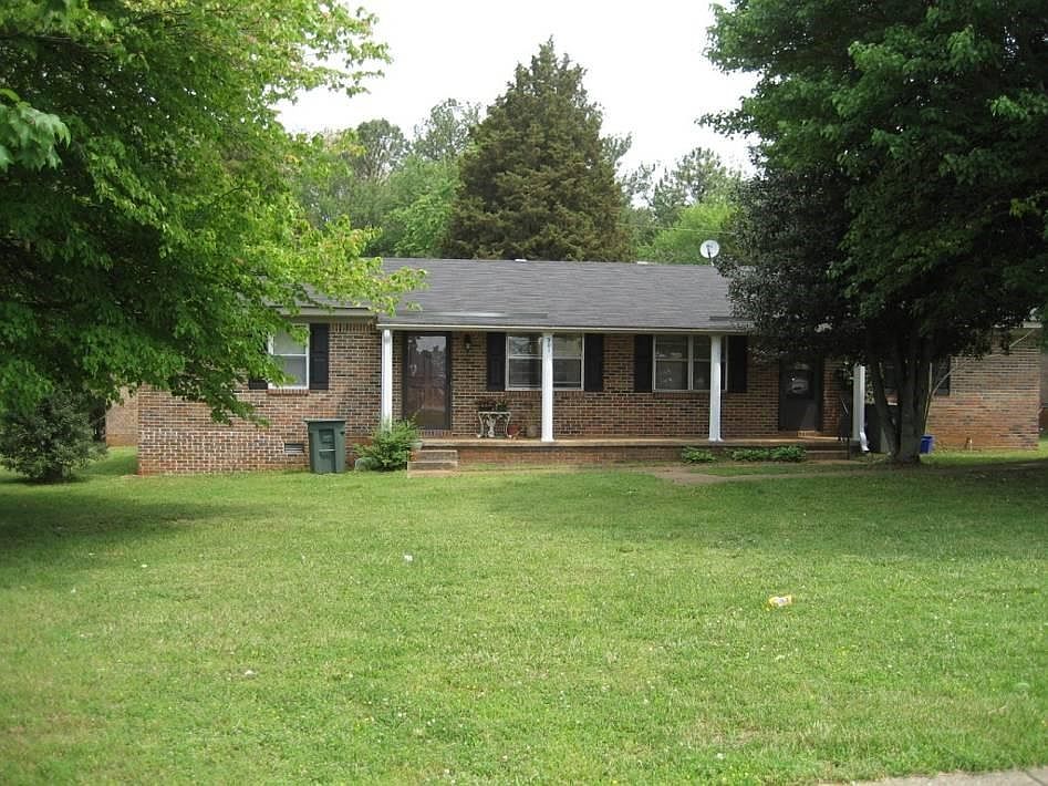Front View of the Autumn Oaks Duplex Apartments
