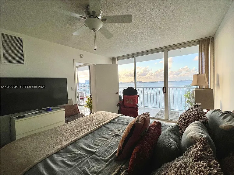 7601 E Treasure Dr #1817 — Photo 16