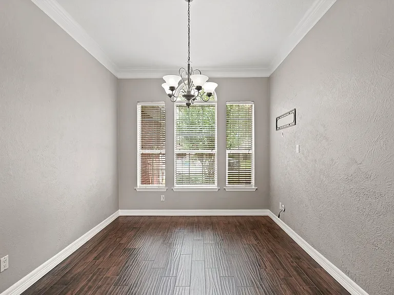 1207 Wildewood Ct — Photo 9