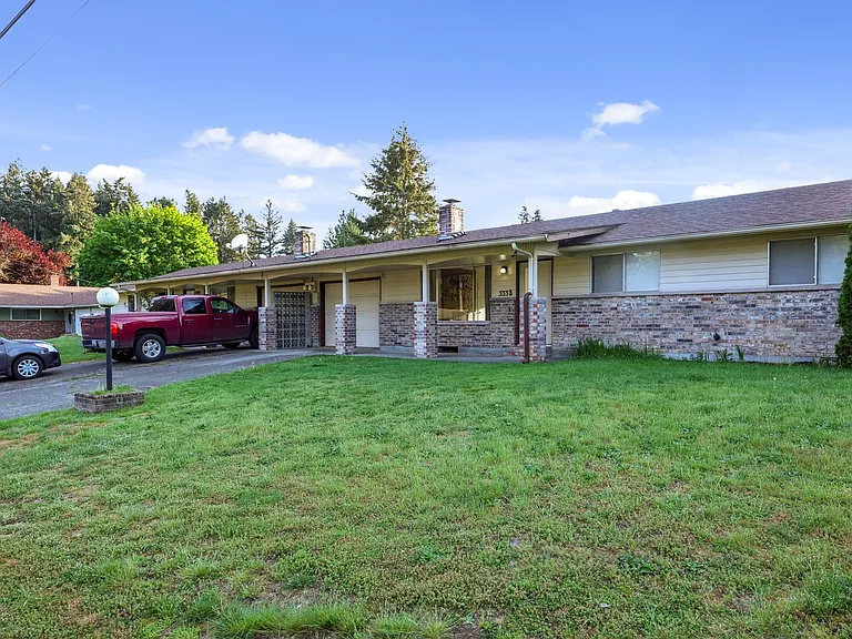 333 Choker St SE #B — Photo 2