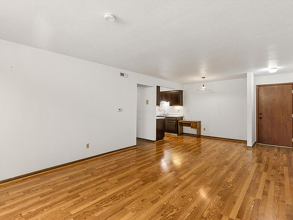 5th image of 7815 Douglas Ave APT 304