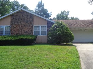 408 N Cedarwood Dr, Danville, IL 61832