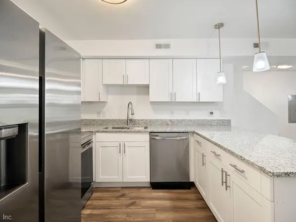 423 Pine Ave, Newport News, VA 23607