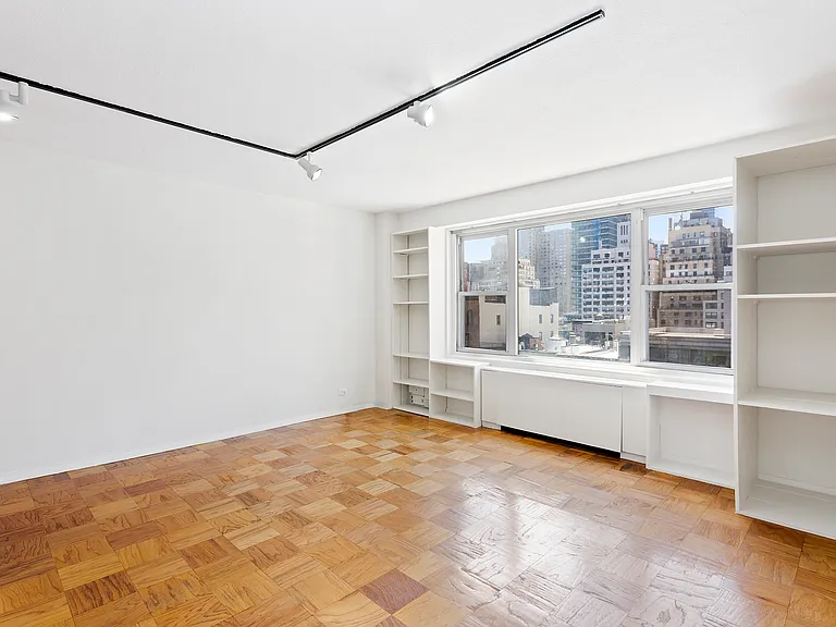 220 E 60th St #10G — Photo 4