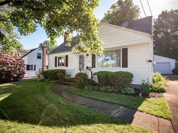 1052 Hadley Dr, Sharon, PA 16146
