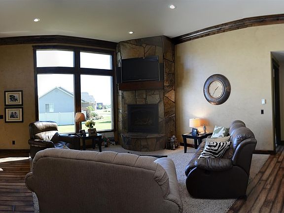5th image of 426 Sunterra Dr