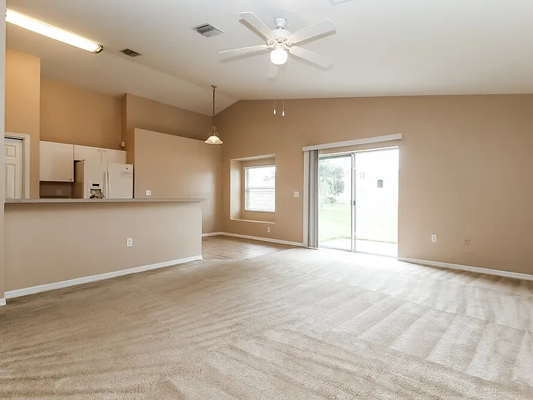 3843 Lockridge Dr — Photo 2