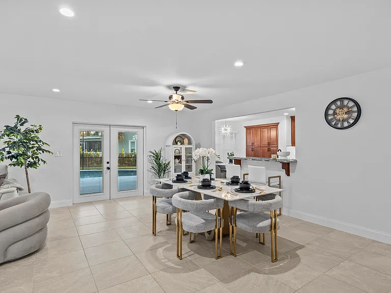 2400 Seaford Dr — Photo 14