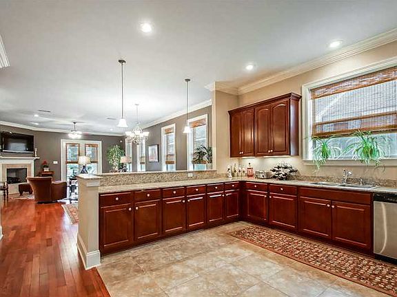 5th image of 257 Metairie Heights Ave