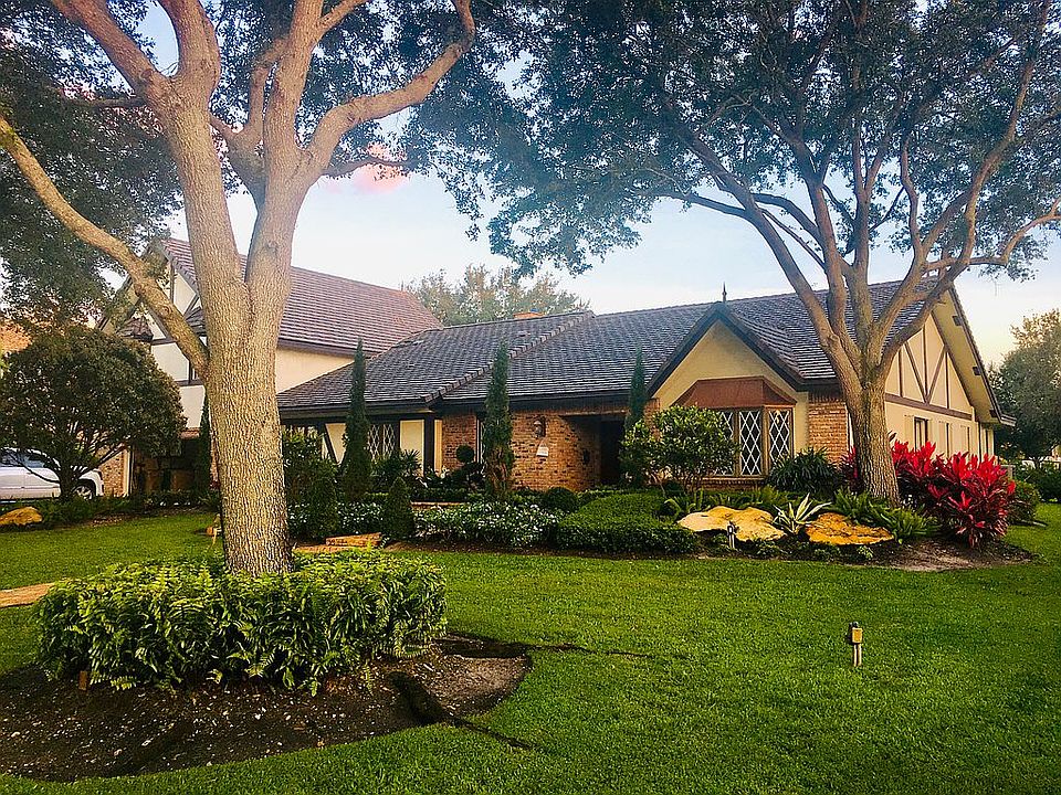 2nd image of 13100 SW 28th Ct