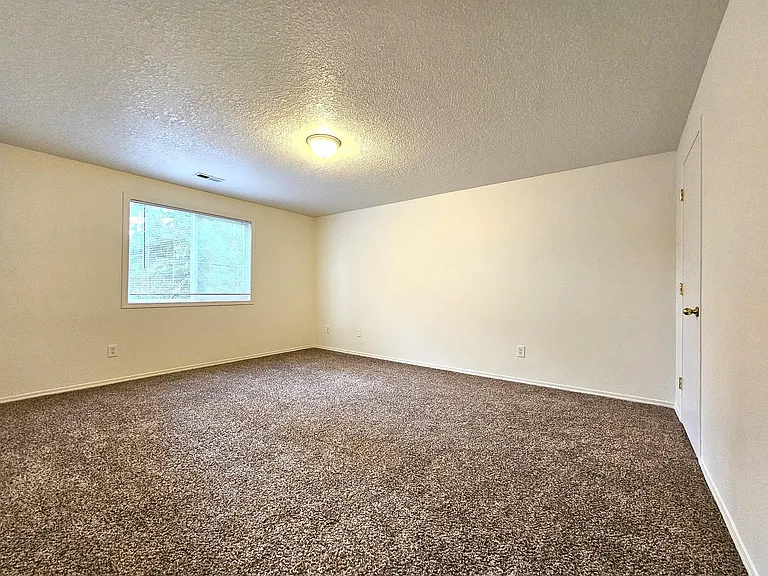 9703 NE Tenny Creek Dr — Photo 3