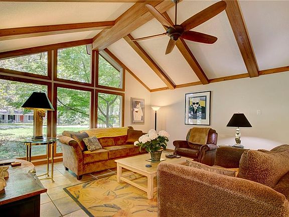 3rd image of 127 Alder Cir