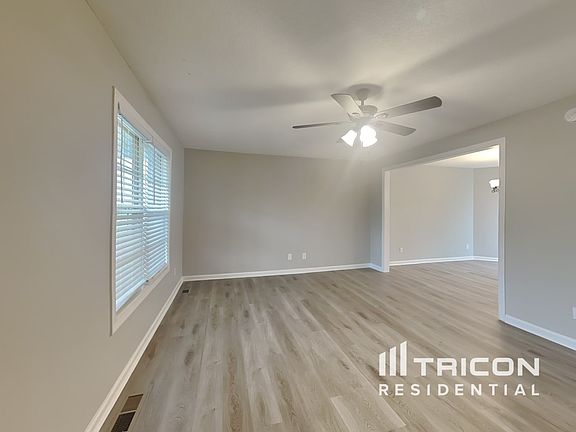 3rd image of 3305 Melissa Ln