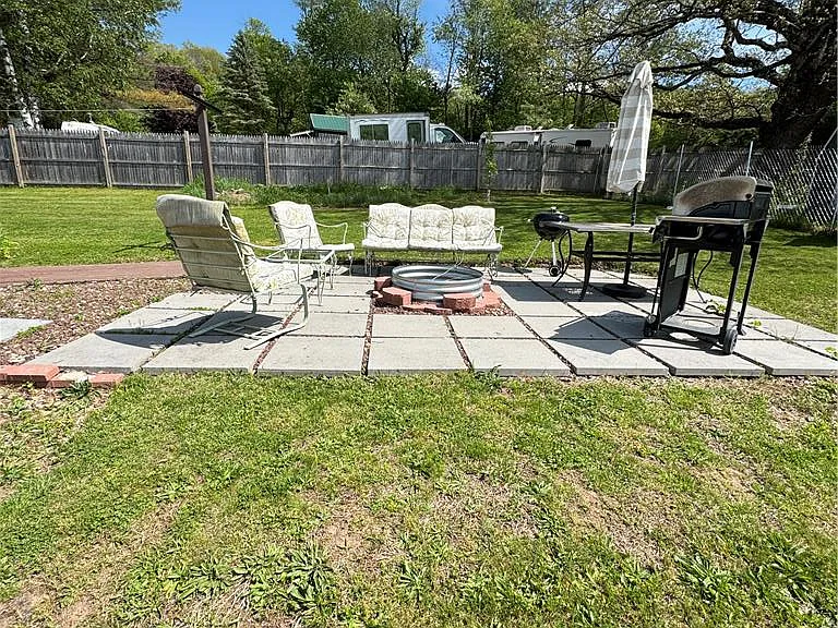 106 Butternut St — Photo 4